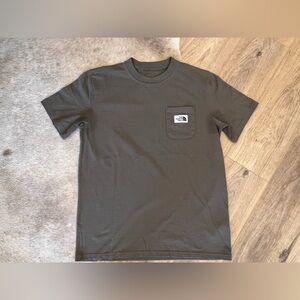Men’s North Face T-shirt in army green (Large)